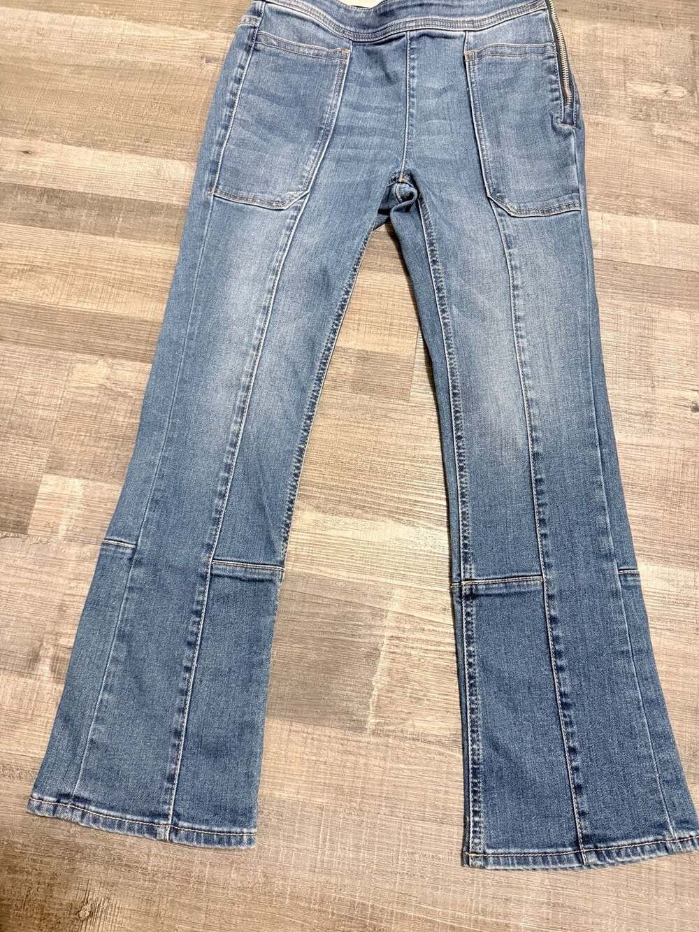 Pilcro and the Letterpress High-Rise Cropped Bootcut Jeans with Side Zip - Picture 6 of 14